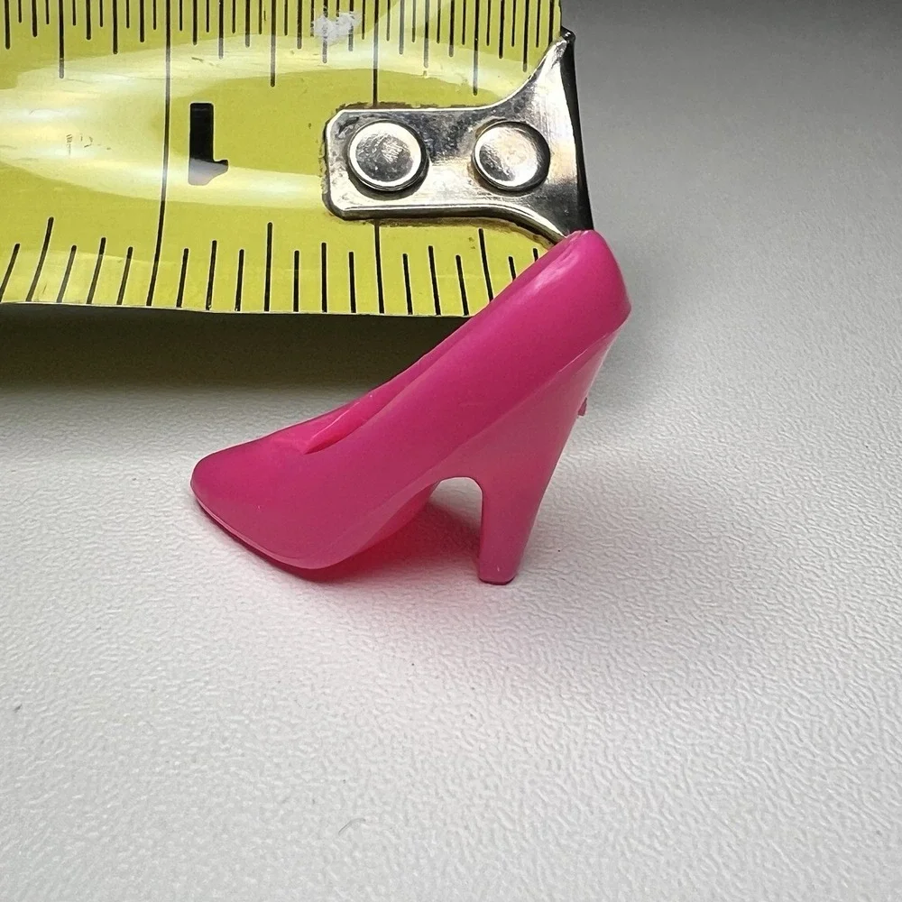 Single Barbie Doll High-Heel Shoe Closed Tow Pump Superstar Era Hot Pink Fuchsia